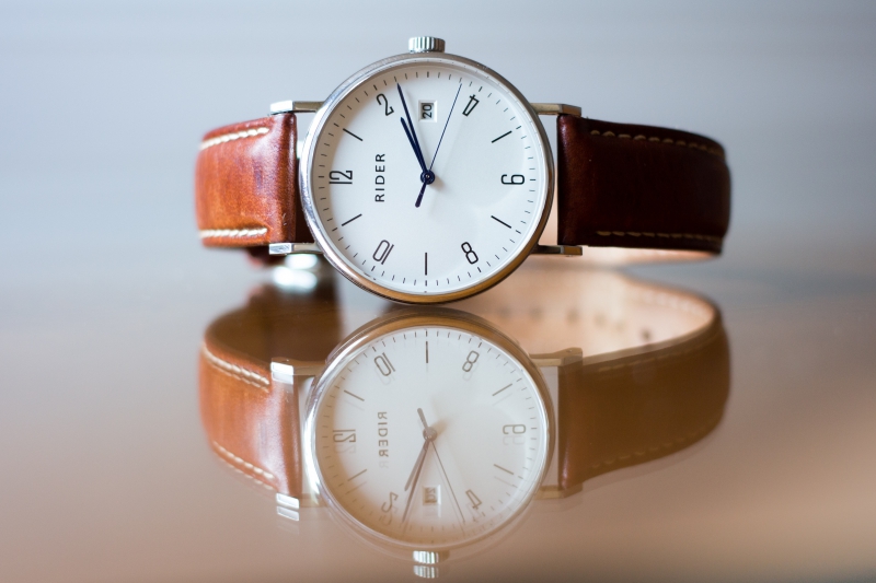 maroquinerie-FONTAN-min_analog-watch-1869928